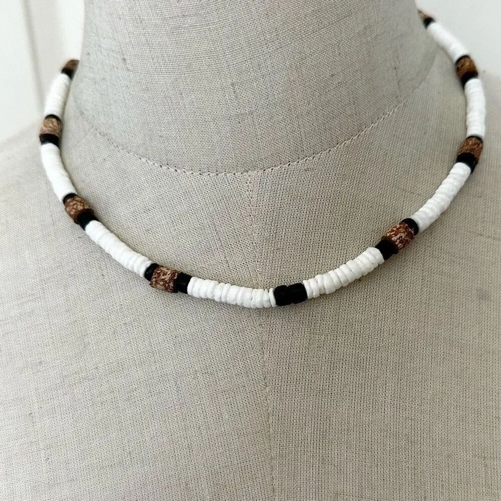 White black and brownāshell necklace